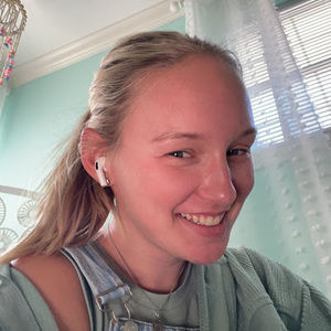 Meet your Posher, Madelyn